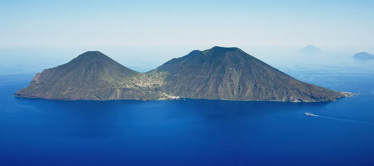 Dove vedere il tramonto Salina: i migliori punti panoramici 2026